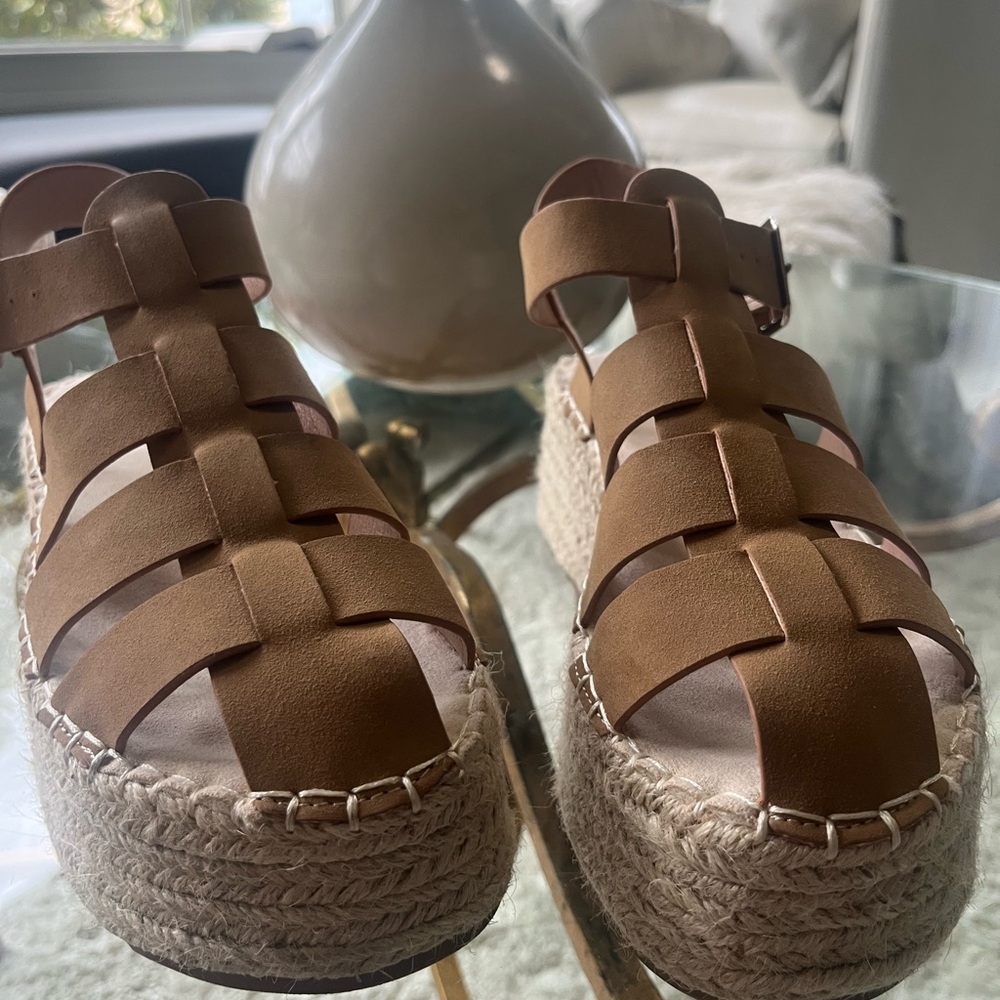 Pifia Tan Espadrille Shoes with Woven Design sz 7